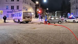 В столице Коми столкнулись рейсовый автобус и шевроле