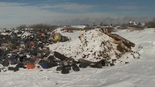 Рядом с озером: под Рязанью нашли свалку промышленных отходов