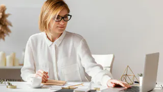 Более пяти тысяч женщин смогли трудоустроиться во Владимирской области в 2025 году