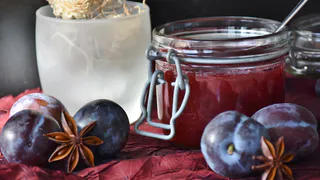 Когда сливы девать некуда, готовлю фирменные маринованные «Удалые сливки»: спасибо маминому рецепту – улетают только так