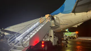 7 лет работаю стюардессой - не хочу молчать. Отбиваюсь от приставаний каждый день - ведь сохранить сервис надо любой ценой