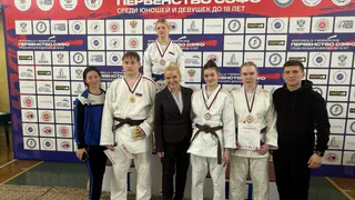 Дзюдоисты из Коми привезли восемь медалей с первенства Северо-Запада