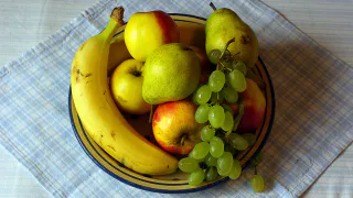 Фруктовый рай или вздутие живота: диетолог объяснила, почему летние лакомства могут испортить самочувствие