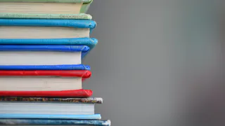 Школьников отпустят домой уже в апреле: россиянам назвали причину досрочных каникул