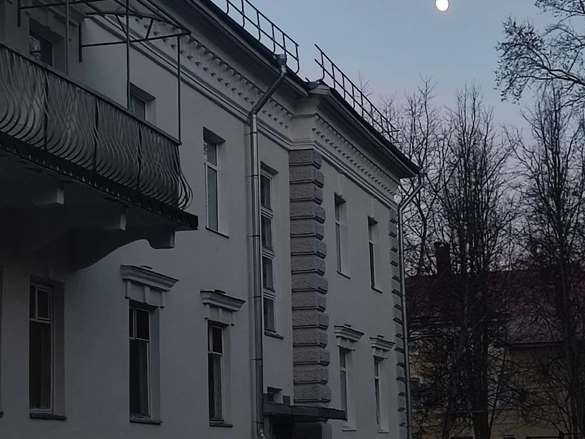 Новое правило касается всех, кто живет в квартире или доме – теперь запрещено с 8:00 до 23:00