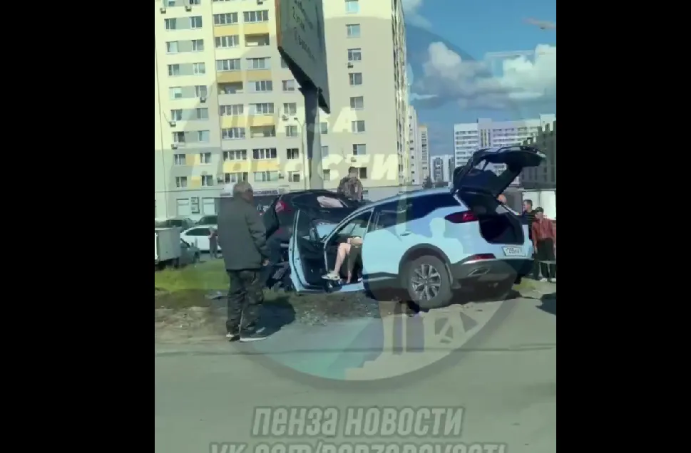 В Пензе произошла сильная авария недалеко от ТЦ "Ритэйл"