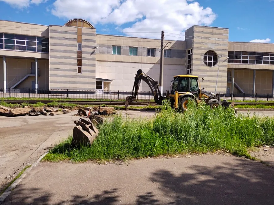 В Нижнекамске приступили к ремонту дорог возле ТЦ «Березка»