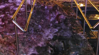 С "заботой" об инвалидах: пандус на Театральной площади засыпали снегом