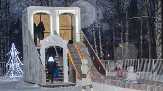 В нижнекамских парках заработали безопасные зимние горки

