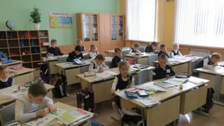 Преподаватели в масках: учеба в школах будет очной