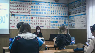 Вам не нужны курсы зимнего вождения, идите в нормальную автошколу