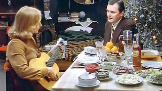 Стала известна сегодняшняя стоимость новогоднего стола из «Иронии судьбы»