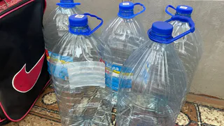 И как я жил без этой находки: кладу пластиковую бутылку за стиральную машинку - мелочь, а пользы выше крыши