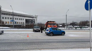 На Октябрьском проспекте во Владимире произошло ДТП с участием снегоуборочной техники