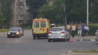 Пострадавшему в ДТП на улице Есенина потребовалась помощь врачей – комментарии ГИБДД