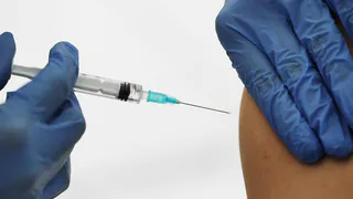 Россиянам напомнили, какие прививки необходимо сделать нынешней осенью