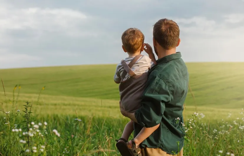 Владимирцев призывают к участию в интернет-мероприятиях ко Дню отца