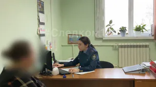 В поселке Игра частный нотариус обвиняется в злоупотреблении полномочиями