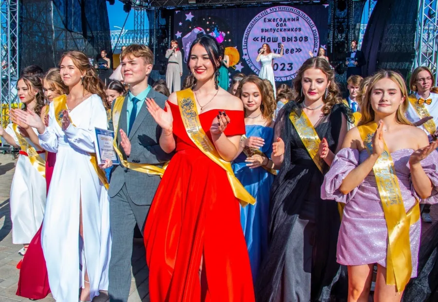 115 нижнекамских выпускников получили аттестат с отличием