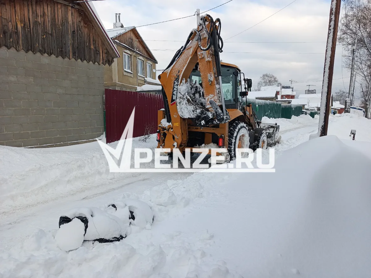Куда звонить пензенцам, если не убрали снег: полный список номеров