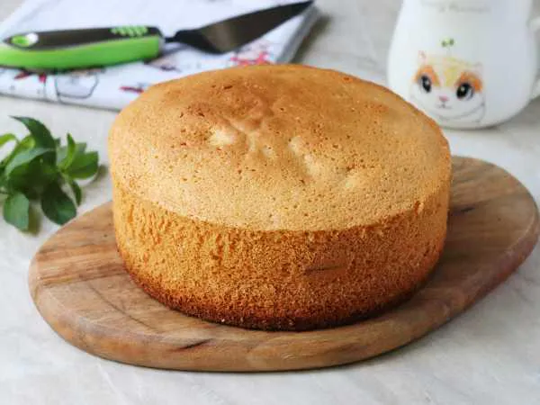 Названы причины, почему бисквит в духовке не может хорошо пропечься