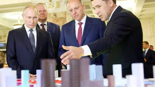 Путин пообещал обеспечить всех россиян жильем по советским нормативам