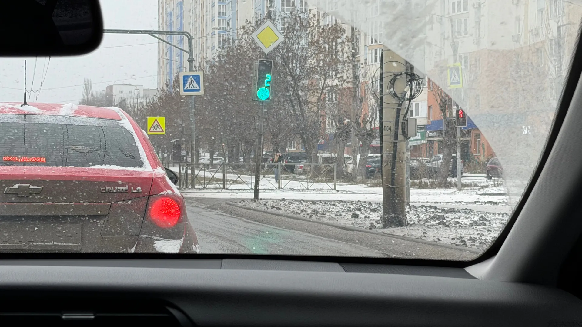 Щетки дворников больше не обмерзают, хорошо чистят и не оставляют полосок: делюсь рабочим методом