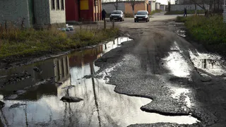 Летом пьяные спят прямо на земле: на Забайкальской люди опасаются ходить мимо пивнушки