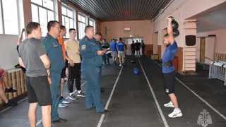 В Коврове прошли соревнования по гиревому спорту среди спасателей региона