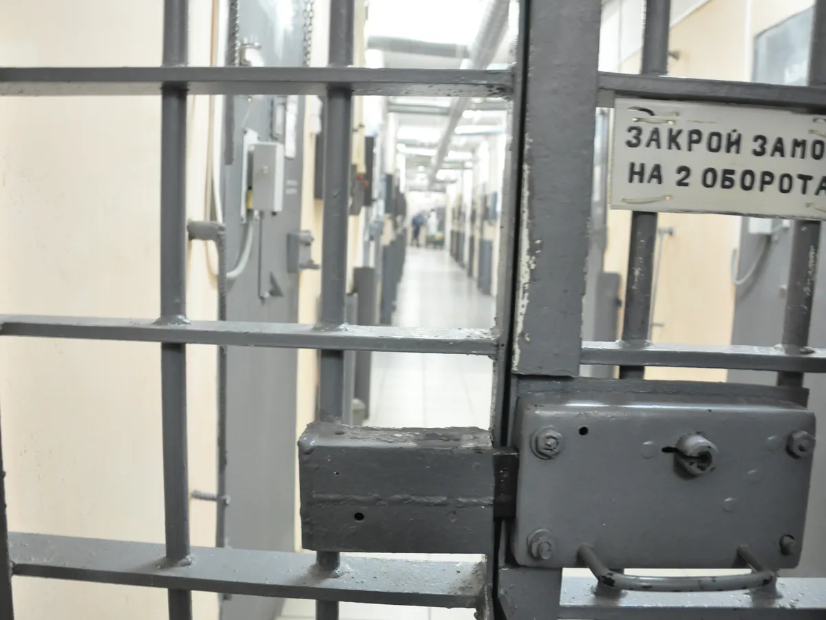 Троих сотрудников челябинского ГУФСИН отправили в СИЗО по делу о коррупции