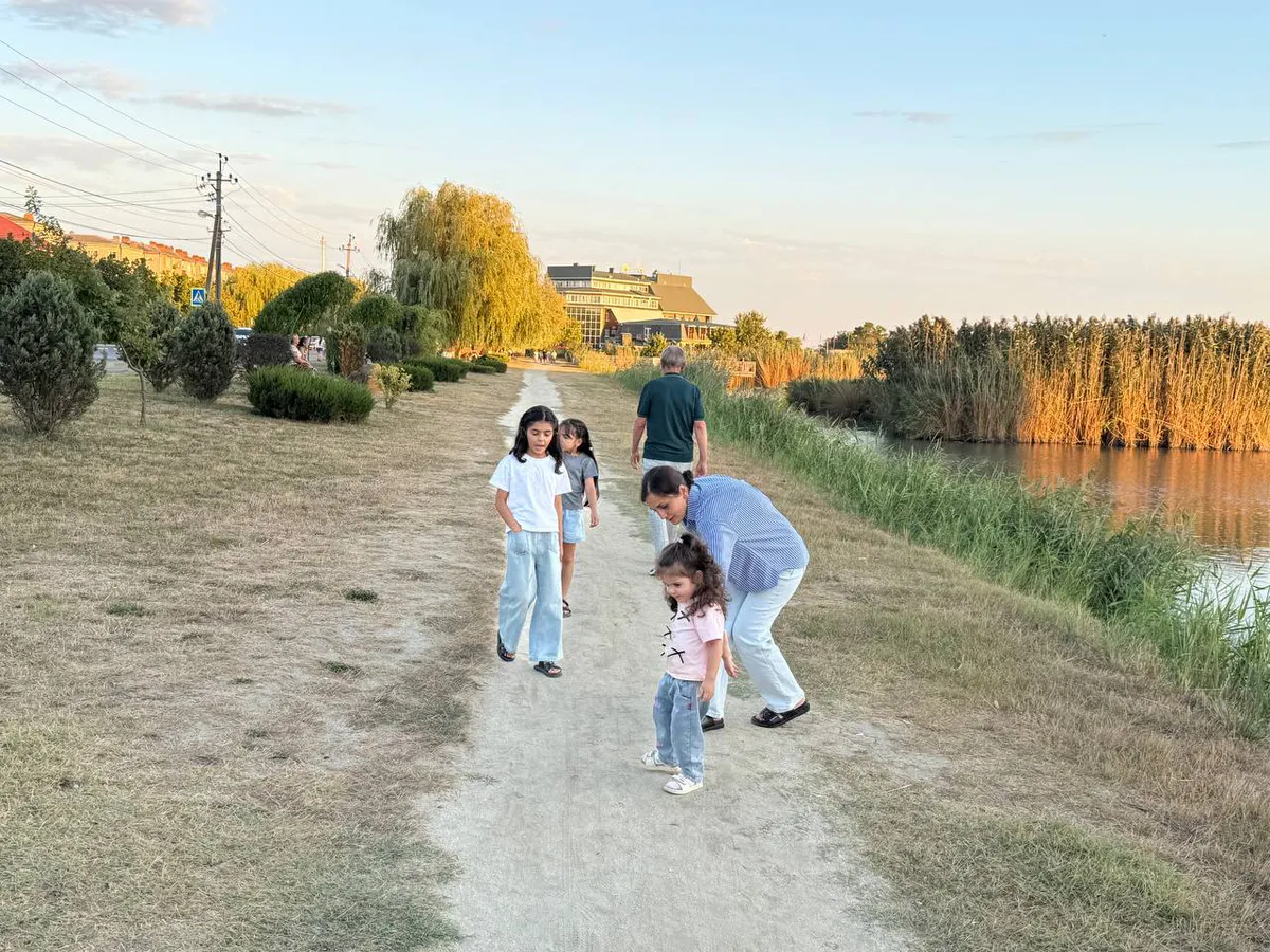 Почему в СССР детей с малых лет отпускали играть на улицу, а сейчас всегда и везде водят за руку до 12 лет