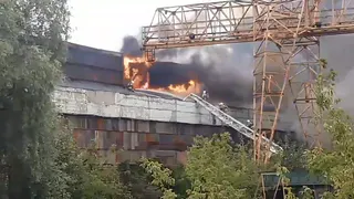 Соцсети: в Рязани вспыхнул комбайновый завод. Видео