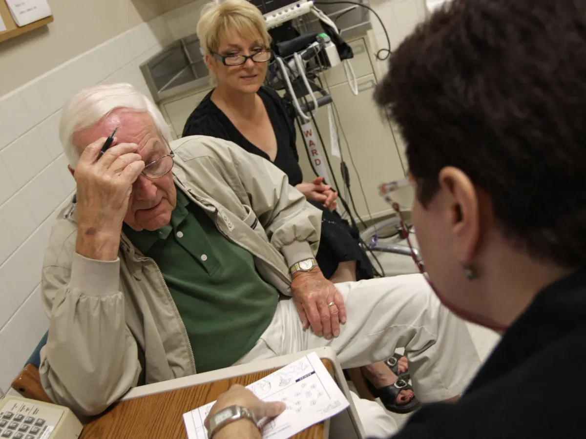 Свет против деменции: российские ученые разработали инновационный метод лечения