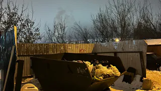 Рязанцы жалуются на засыпаемые снегом горы мусора