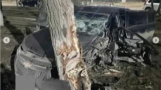 Смертельная скорость: в Нижнекамске скончалась девушка, врезавшаяся на машине в дерево 
