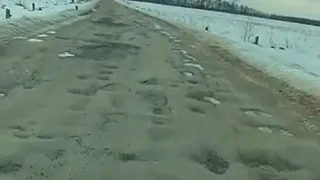 Под Брянском сняли на видео «адскую» дорогу