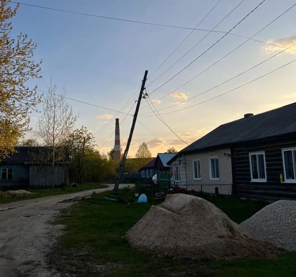 Опасно для жизни: в Судогодском районе была повреждена опора линий электропередач