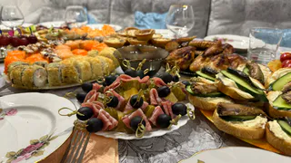 Раньше и не слышала об этих салатах — теперь готовлю три на каждый праздник, гости и подруги просят рецепт