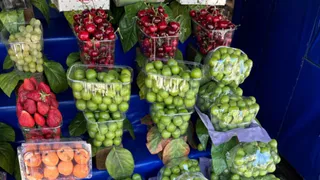 Такая ягода — самая вредная: а мы едим ее покупаем как деликатес, еще и детей заставляем есть