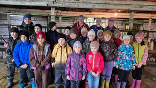 Юные жители Усинского округа познакомились с работой молочной фермы