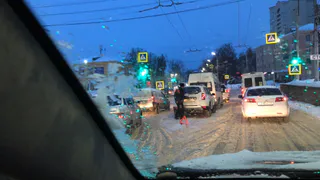 На улице Вокзальной из-за мелкого ДТП парализовано движение