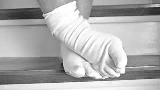 Как вернуть белизну носкам: простые и эффективные методы