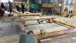 Житель Коми постигает секреты плотников на острове Кижи