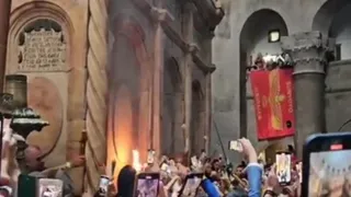 Владимирские верующие радуются быстрому схождению Благодатного огня