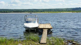 В Рязанской области перевернулась лодка с тремя рыбаками