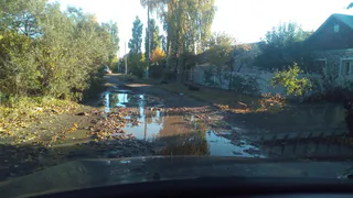 Рязанцы жалуются на убитую дорогу на улице Лесной