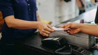 Отказался от чека – готовься к перформансу у выхода