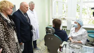 Нижнекамские депутаты посетили стоматологов