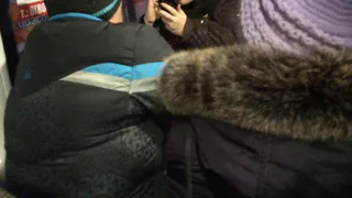 Пассажиры мучаются от жары - водители маршруток ставят печку на максимум