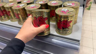 Продавец из К&Б предложила консервы: Купила и проверила, что в банке тушёнки из 87,5% мяса - сейчас беру только эту